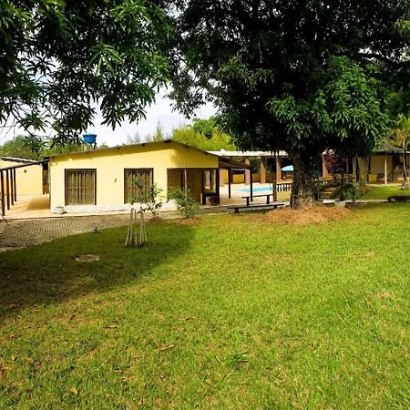Chacara Charmosa Com Piscina, Campo De Futebol Villa Guaratingueta Bagian luar foto