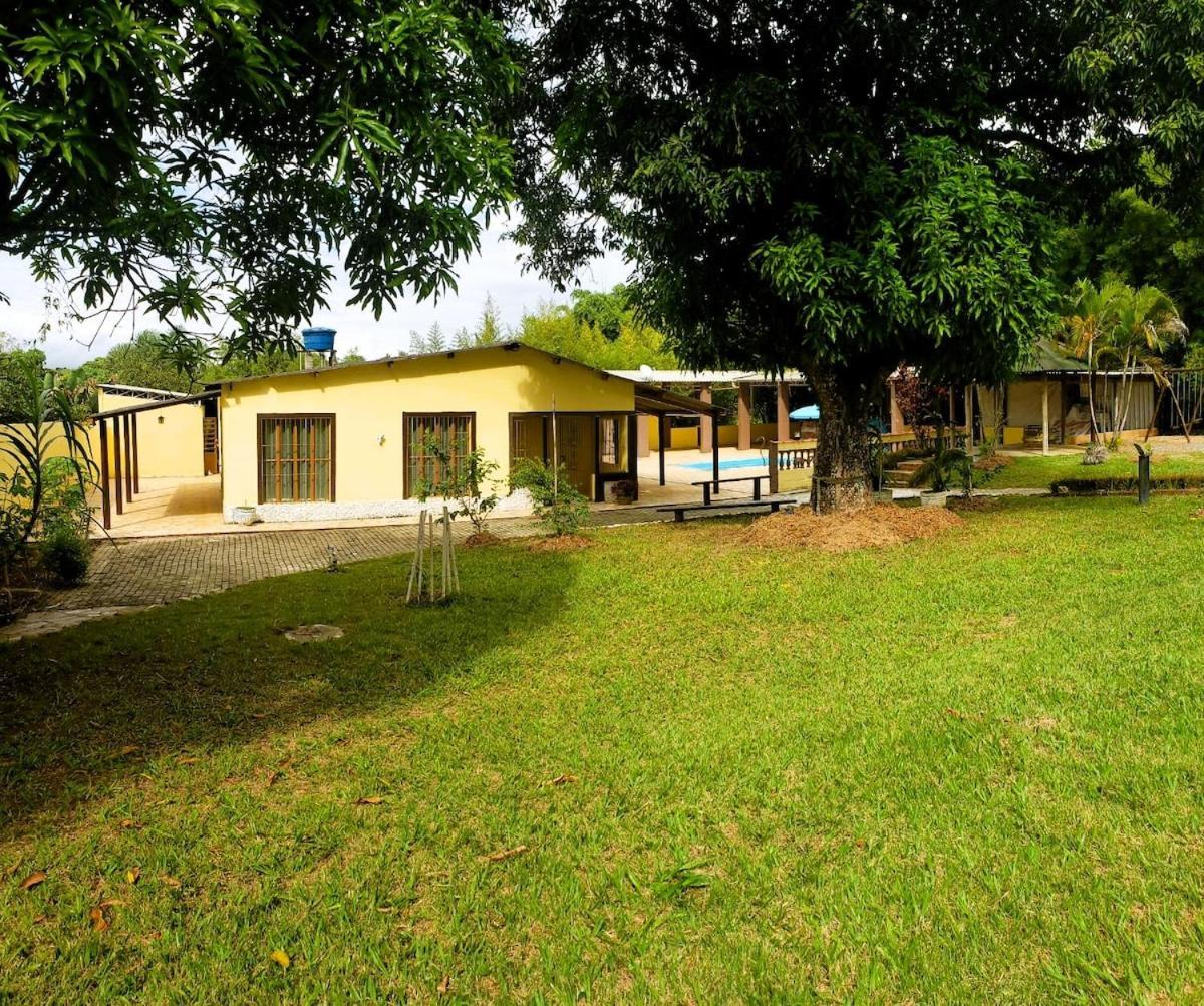 Chacara Charmosa Com Piscina, Campo De Futebol Villa Guaratingueta Bagian luar foto